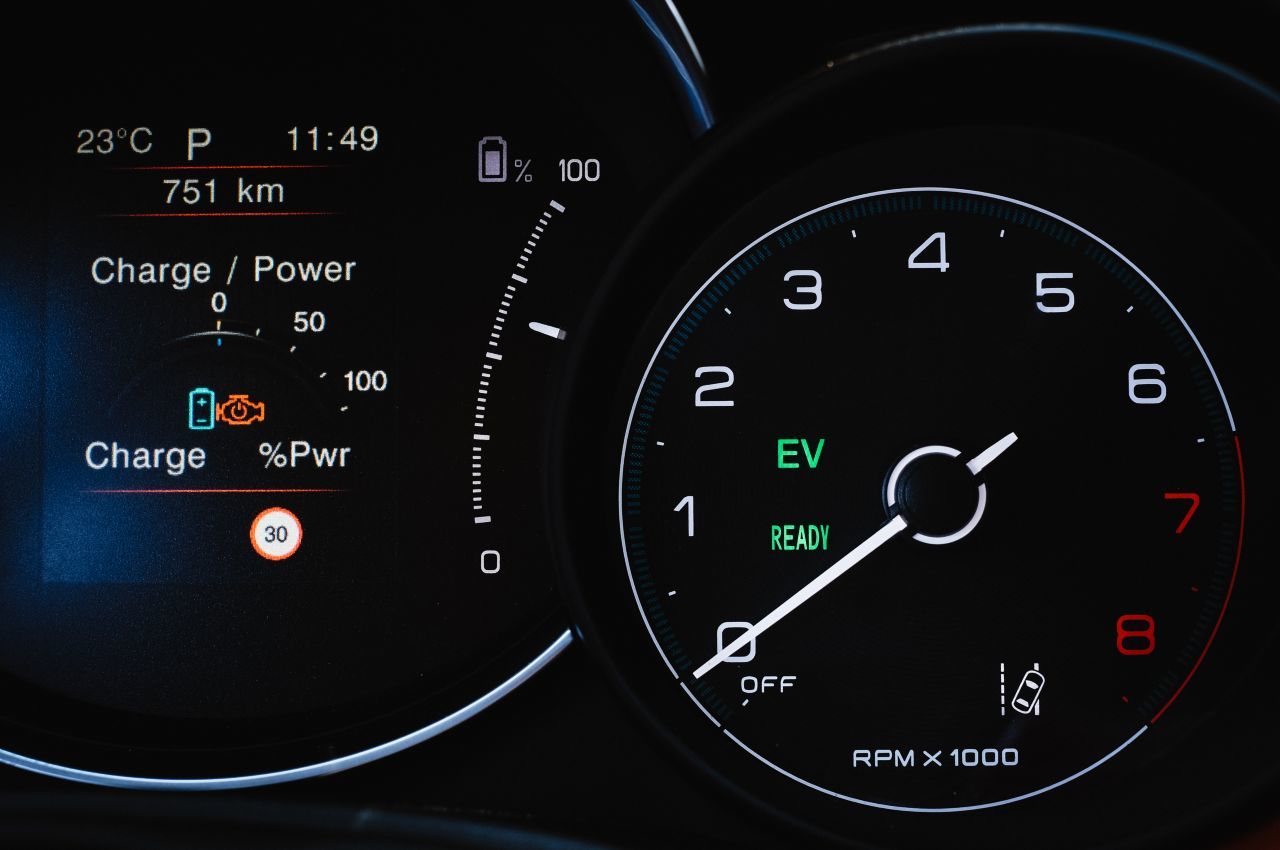 Grünes Licht: unter 20 km/h kann der 500X rein elektrisch gleiten.