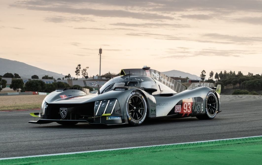 PEUGEOT 9X8: DIE PREMIERE NAHT