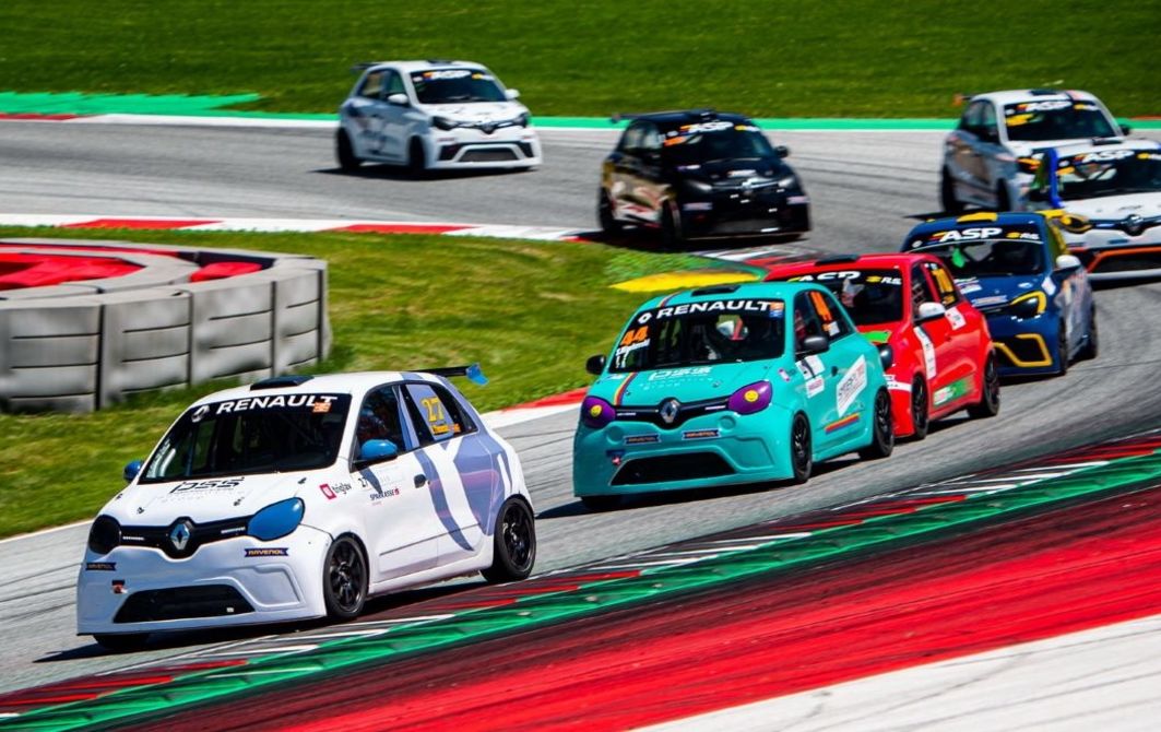 RED BULL RING RUNDSTRECKENTROPHY