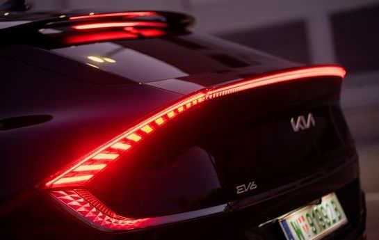 EU-Beschluss zu E-Autos und E-Fuels - Verbrenner-Aus mit Hintertürchen