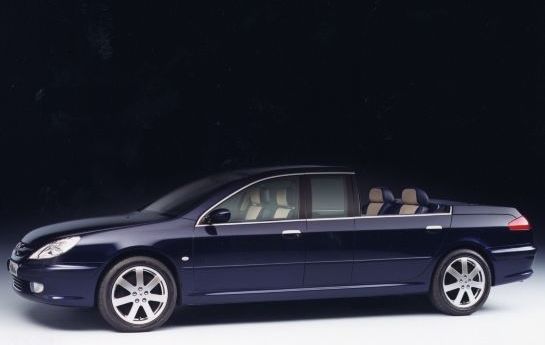 Die Liste der Präsidentenautos von Peugeot führt schicke blaue Serien-SUVS und grüne Stretch-Limousinen ebenso wie riesige Konzeptfahrzeuge und kleine Stadtflitzer. - Blaue Riesen, rote Flitzer  und grüne Lieblinge