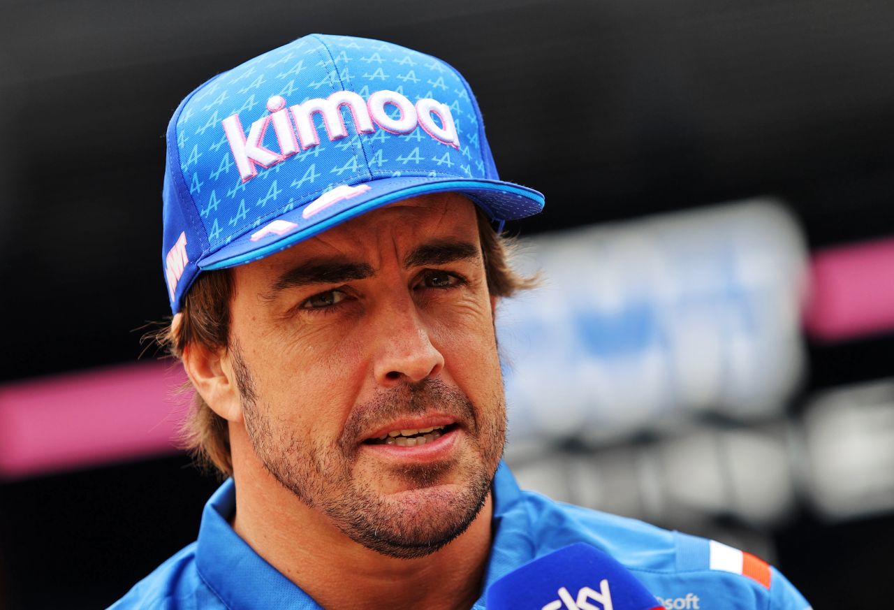 Rekordhalter Alonso: „Ich sehe keine Nachteile durch das Alter, wenn ich das Rennen beende, fühle ich mich, als könnte ich noch drei Rennen fahren.