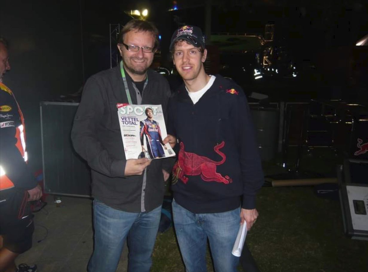 Melbourne 2011: Vettel nach seinem Sieg mit motorprofis-Autor Gerald Enzinger.