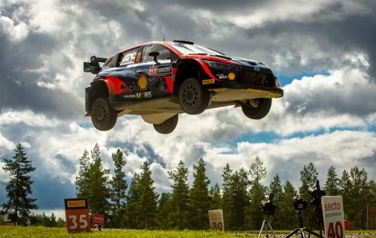 Die Rallye ist und bleibt eine der schönsten und vielseitigisten Arten, Motorsport zu leben. Impressionen von der legendären Rallye Finnland. - Flieg, Rallye,  flieg!