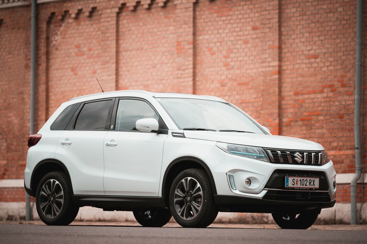 Der Vitara wirkt größer als er mit seinen kompakten 4,17 Metern Länge ist. Beim letzten Facelift wurden gute Modernisierungsschritte …