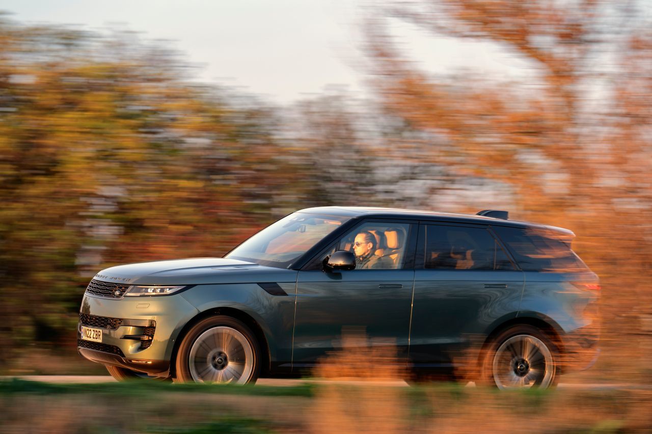 Der Range Rover Sport kann schon flott gefahren werden, im Vordergrund bleibt aber das außergewöhnliche Komforterlebnis.