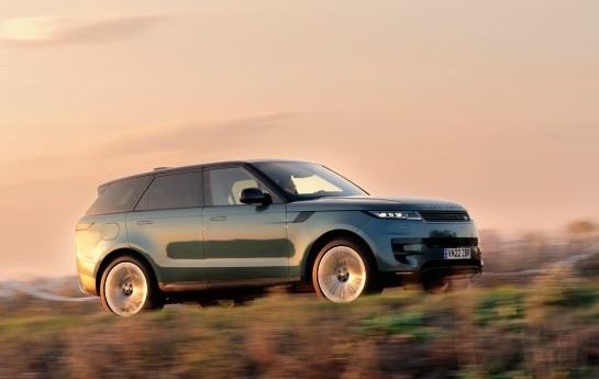Der neue Range Rover Sport unterscheidet sich von seinen Konkurrenten vor allem über das Design. - Die ganz hohe Stilebene