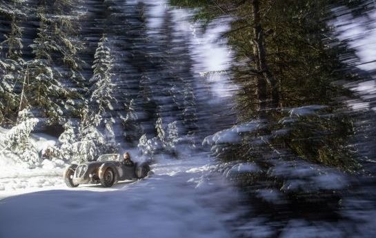 Im Windschatten der Ennstal-Classic ist längst auch ihre kleine Schwester, die Planai-Classic, zum Winter-Hit geworden. 2023 gibt es einen Teilnehmerrekord. - Auto-Legenden  rund um die Planai