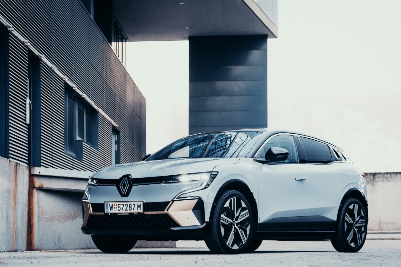 Der neue Megane: Ein cooler Typ aus Paris zeigt, wie lässig und stilbewusst Kompaktklasse sein kann.