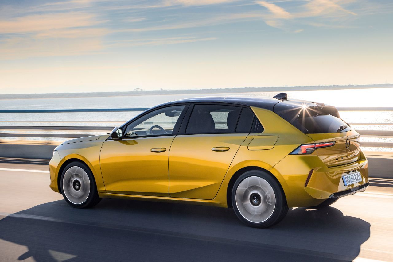 Der Opel Astra Electric wird ab Frühjahr 2023 bestellbar sein und im Laufe des Jahres in den Handel kommen.