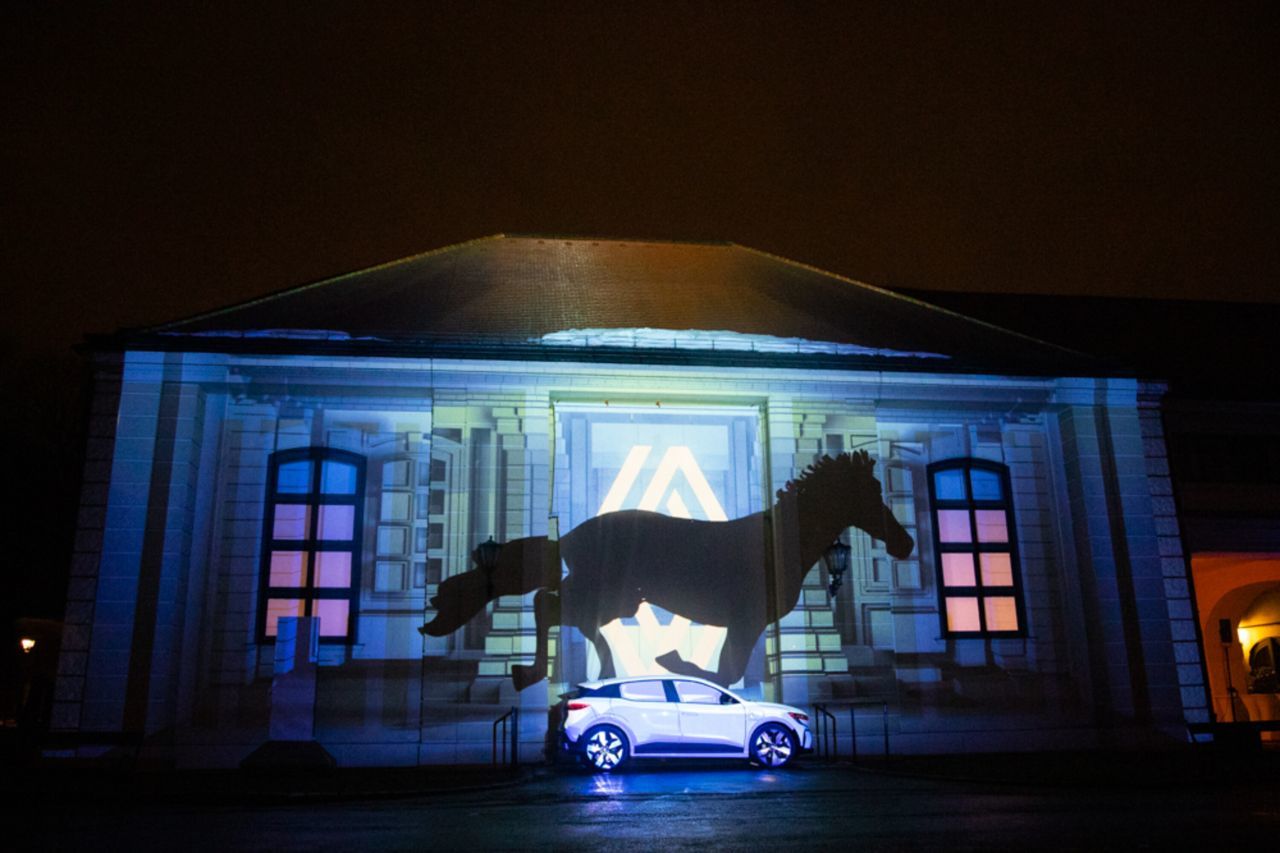 Liveshow in bester Lage: Die Wagenburg Schönbrunn als perfekter Standort das Motto „from Horsepower to Electric Power