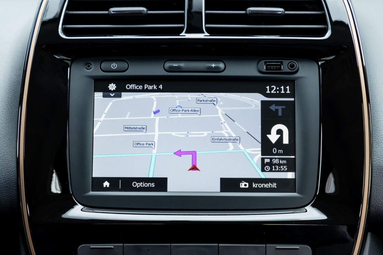 Mit Apple Carplay und Android Auto können Smartphones eingebunden werden, zusätzlich hat der Spring ein eigenes Navi – und eine Rückfahrkamera.