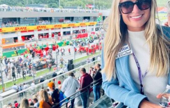 Corinna Kamper ist Dancing-Star und Motorsport-Expertin im ORF für Formel 1 und Formel E. Entsprechend spannend ist es ihren automobilien Vorlieben nachzugehen. - Corinna Kamper,  Dancing-Star & Expertin