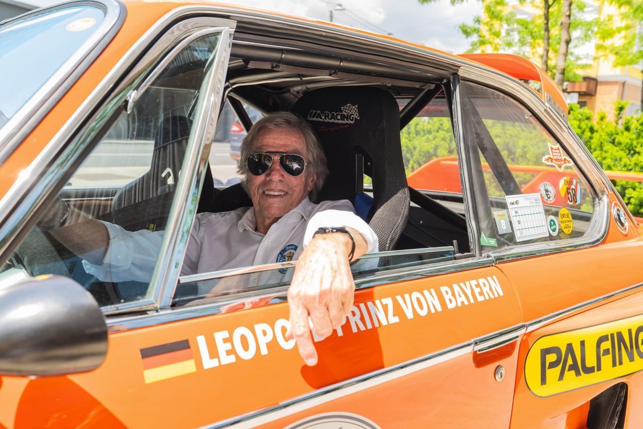 Prinz Leopold von Bayern in seinem Traum von einem BMW 3,0 CSL.