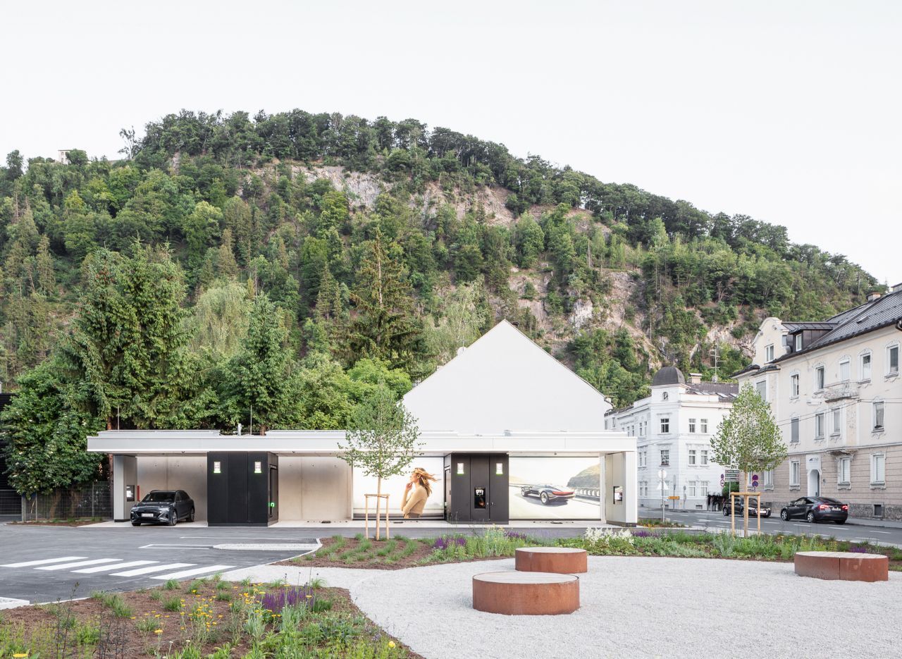 Der Salzburger Audi charging hub ist in der Sterneckstraße 28/30. Vier Schnellladepunkte sind 24/7 nutzbar.