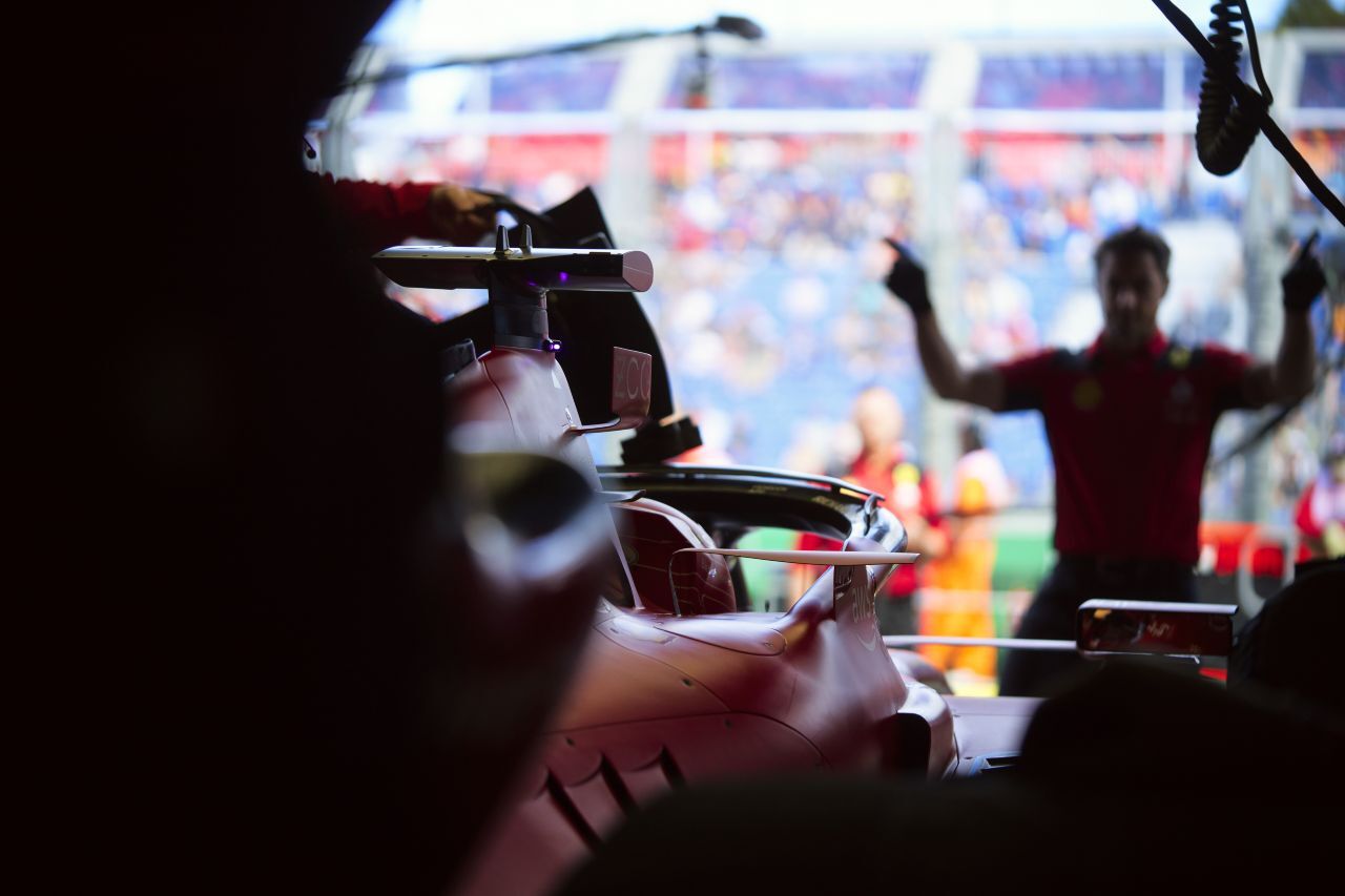 Bitte abbiegen: An diesem Wochenende fährt die Formel 1 im altehrwürdigen Silverstone aus der Box.