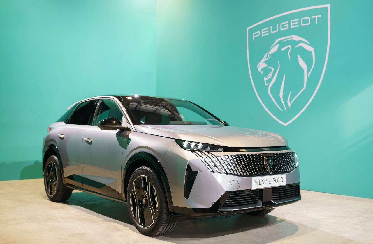 Das Design übersetzt die Styling-Elemente des 408 ins SUV-Segment, ist dabei aber noch einen Tick progressiver und kantiger.
