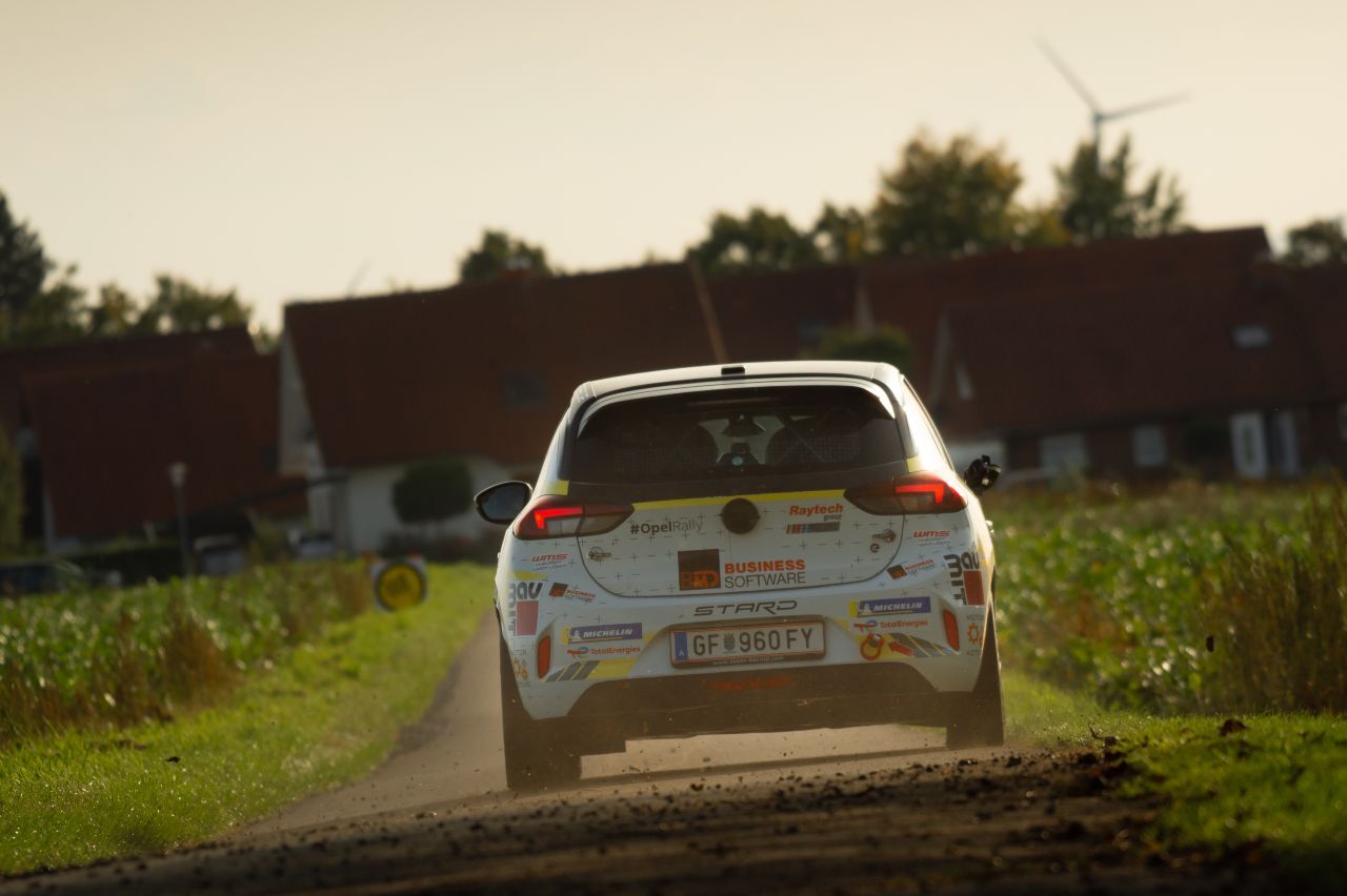 Stark in Stemwede im Opel Corsa-e Rally.