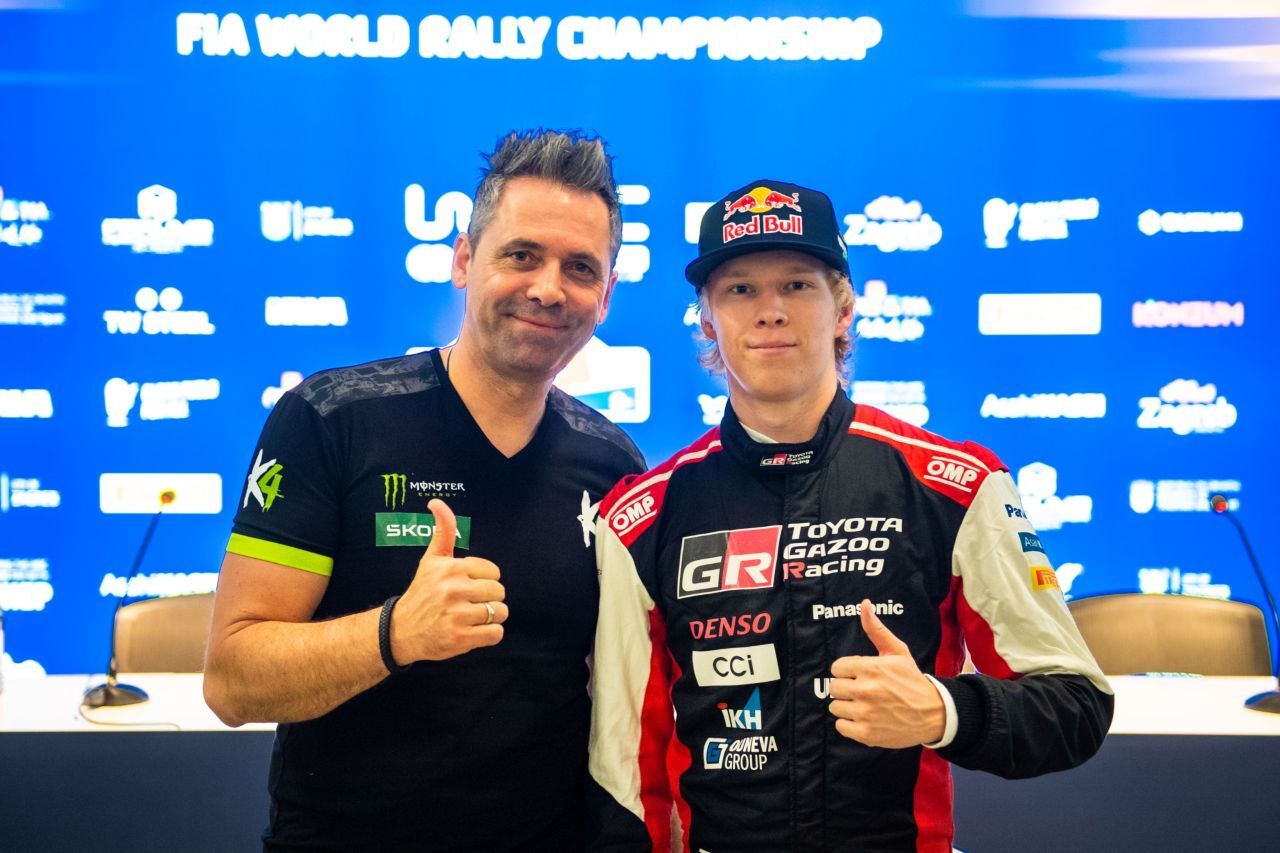 Österreichs Teilnehmer Johannes Keferböck mit Toyotas Weltmeister Kalle Rovanperä, der hier seinen Titel 