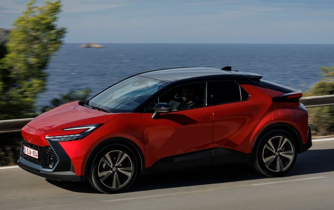 Toyota C-HR Hybrid Test 2017: Preis, Bilder, Kofferraum