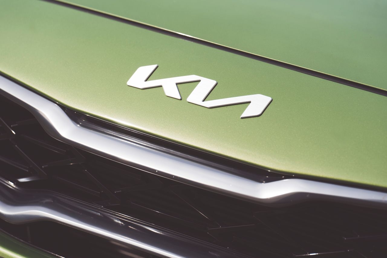 Moderner werden: Das neu gestaltete Markenlogo von Kia.