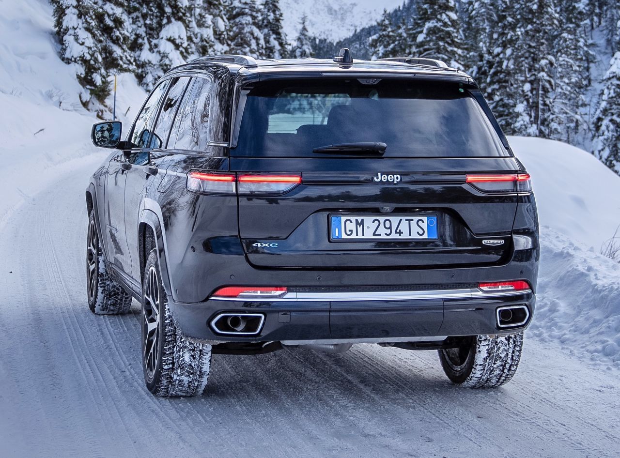 Der neue Grand Cherokee hinterlässt auf der ersten Testfahrt einen souveränen und vor allem hochwertigen Eindruck.