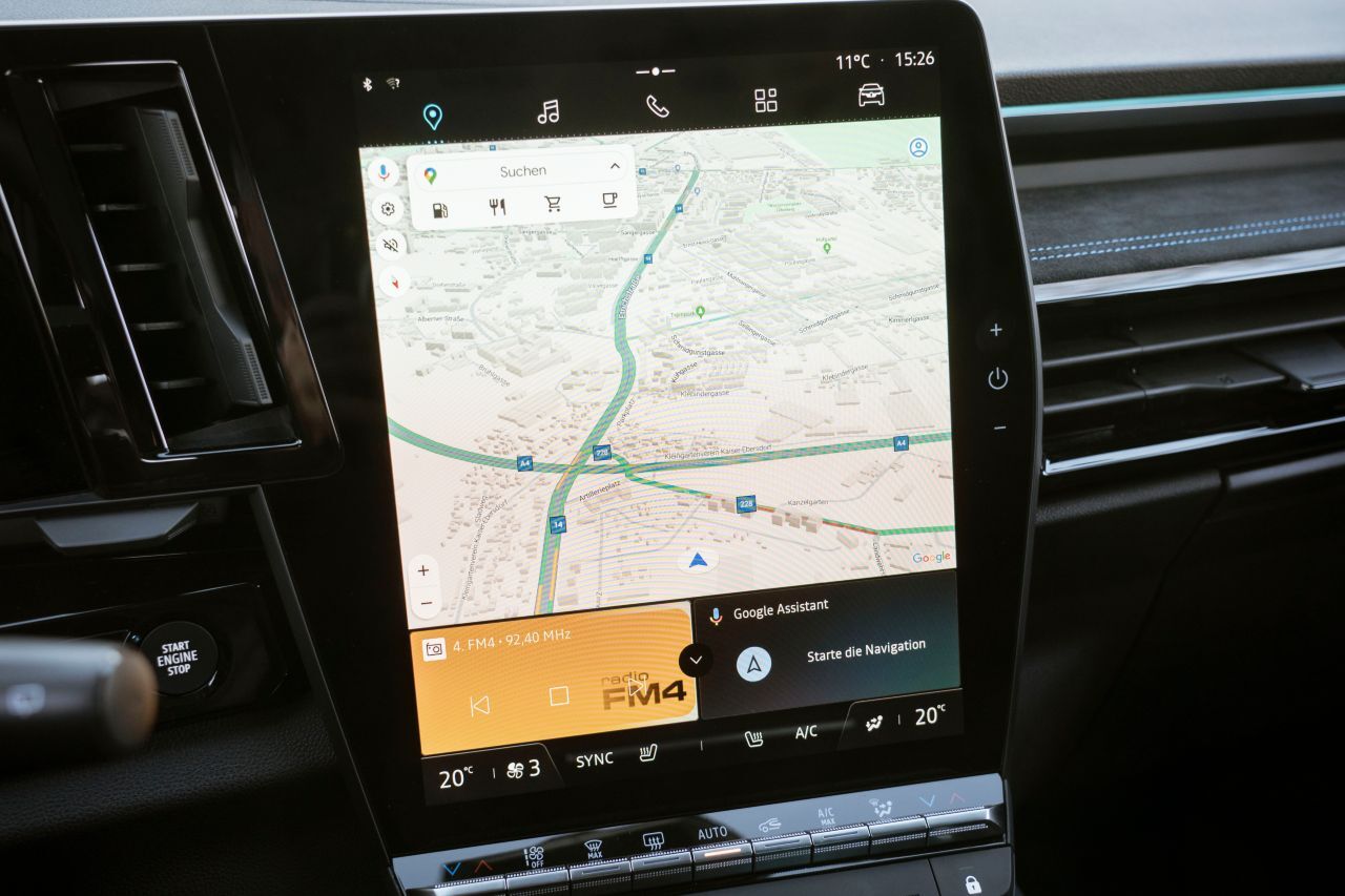 Die Software für das Renault-Multimedia-System OpenR link wurde zusammen mit Google entwickelt und funktioniert dementsprechend gut.