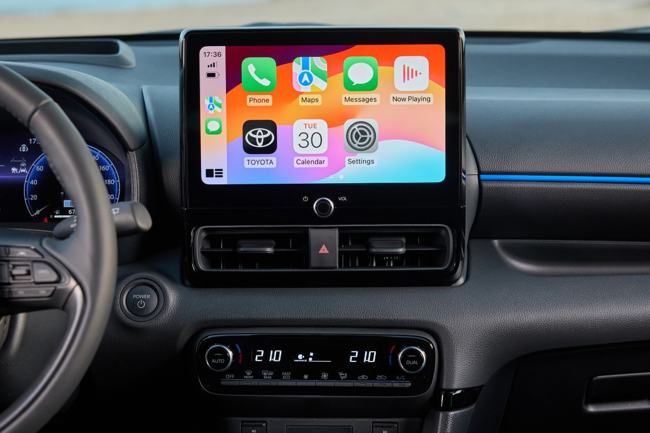 Neues 10,5-Zoll-Multimedia-System. Apple CarPlay und Android Auto verbinden kabellos mit dem Auto.