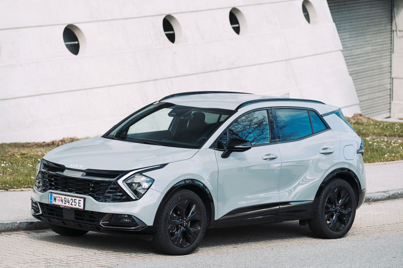 Die fünfte Sportage-Generation macht ab 2021 einen Klassensprung in die Nähe der Premiumregionen: Design-Avantgarde, High-Tech-Cockpit, Hybrid.