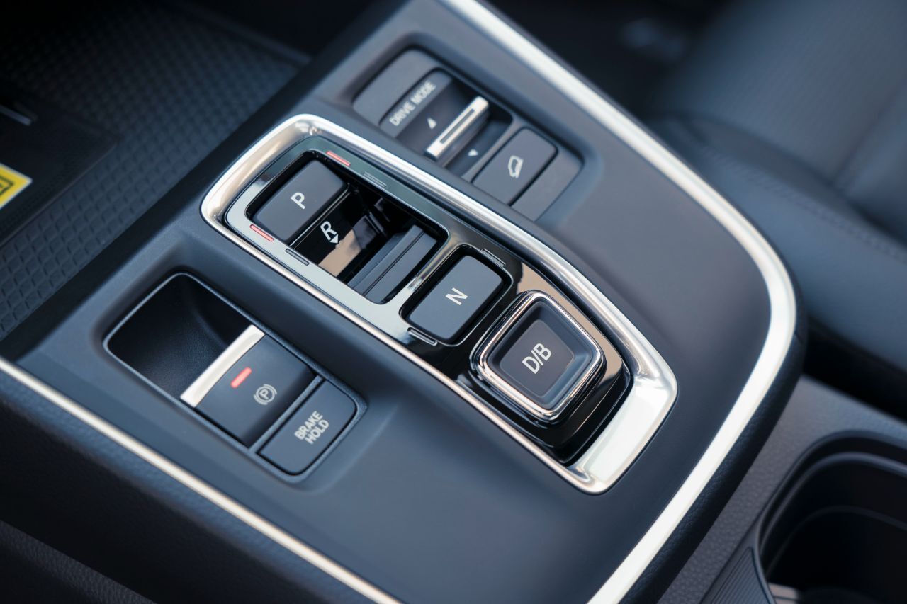 Fahrstufen-Wahl per Tastatur – mit P, N, und D als Tasten sowie R als Wippe.