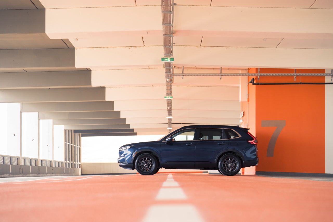 Fazit von Motorprofis-Tester Fabian Steiner: „Sehr geräumiges Familien-SUV mit Allradantrieb, dass entspannten Fahrern hohem Komfort bietet. Außen minimalistisch, innen konservativ und logisch. Auffällig gute Qualität und Ausstattung.