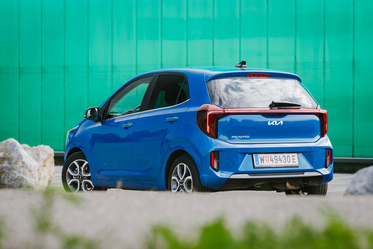 Beim Update erlaubt sich der Picanto zwar einen zusätzlichen Zentimeter, er ist aber weiterhin nur drei Meter, sechzig Zentimeter und fünf Millimeter lang.