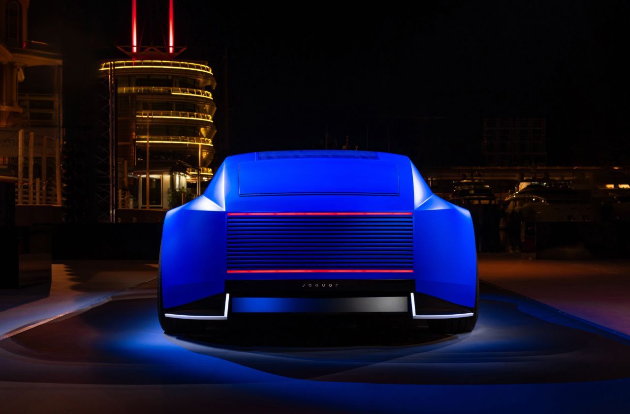 Neben opulentem Modernismus im Design sind für den viertürigen GT-Sportwagen auch 1000 PS und eine WLTP-Normreichweite von 770 Kilometern sowie Nachladen von 320 Kilometern in 15 Minuten versprochen. Das Serienmodell wird 2027 starten und rund 150.000 Euro kosten.