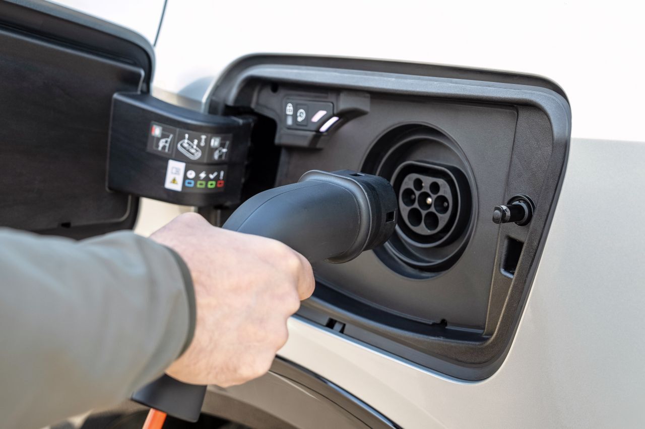 Wer die 17,9-kWh-Batterie zuhause laden kann …