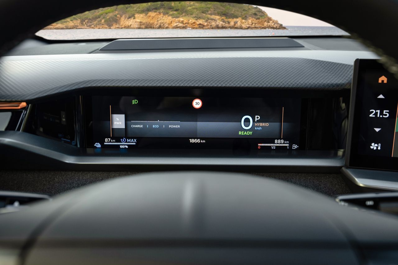 … hat gut 80 Kilometer elektrische Reichweite am Display.