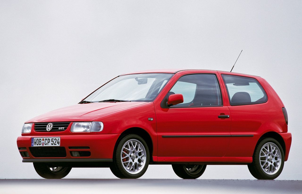Der Polo III macht ab 1994 den ersten ganz großen Entwicklungssprung. Ab 1997 gibt es erstmals auch einen Polo GTI, der zunächst 115 PS hat.