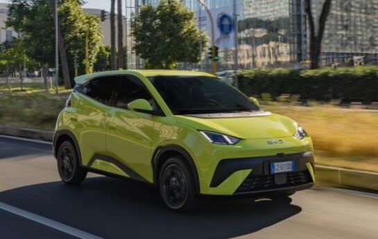 Leistbare E-Mobilität mit Top-Ausstattung bietet der Kleinwagen Dolphin Surf ab 19.900 Euro. Der BYD-Neuzugang im Test. - Jetzt geht’s los
