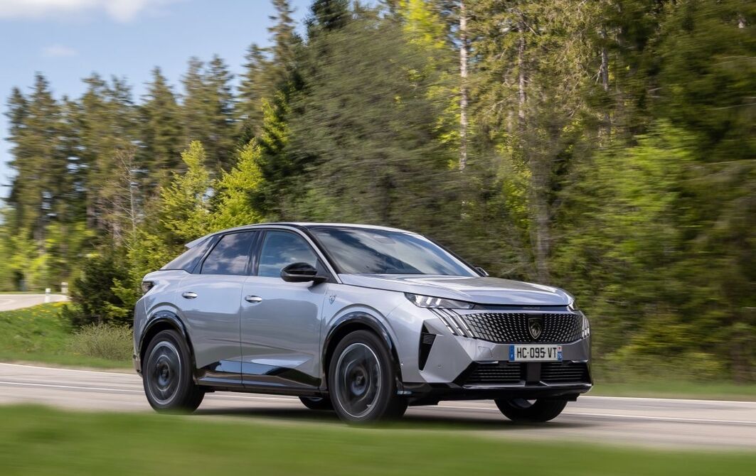 Erster Test: Peugeot 3008 & 5008 325 Dual Motor