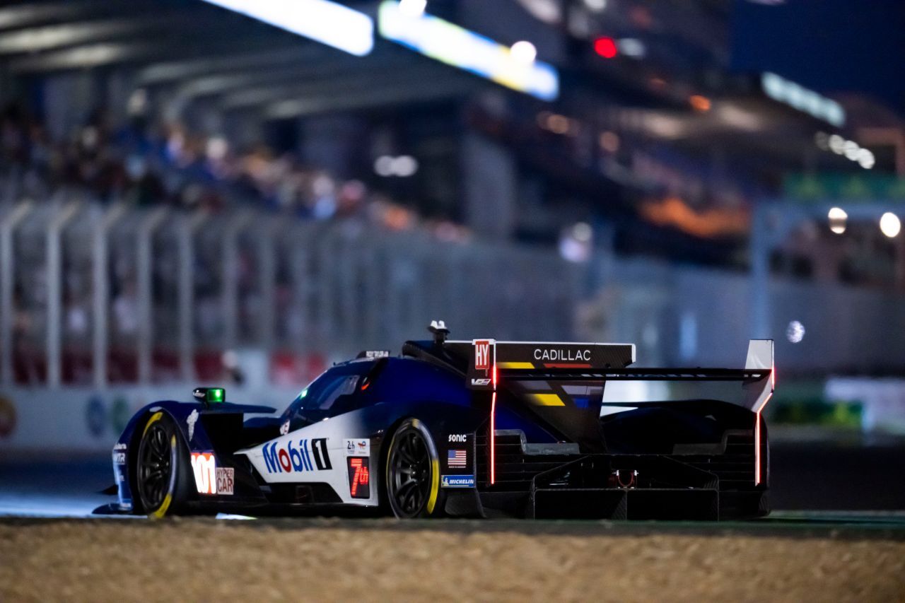 Cadillac: Kurz vor dem Formel-1-Einstieg in Le Mans, hier mit Ex-Red-Bull-Junior Albuquerque.