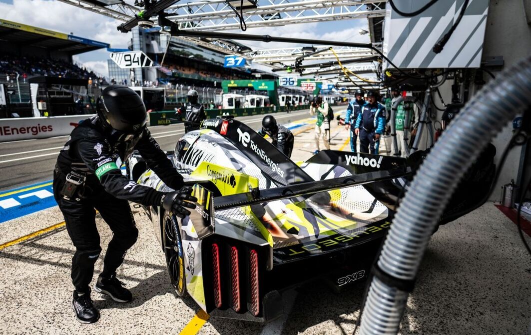LE MANS IN DER PEUGEOT-BOX