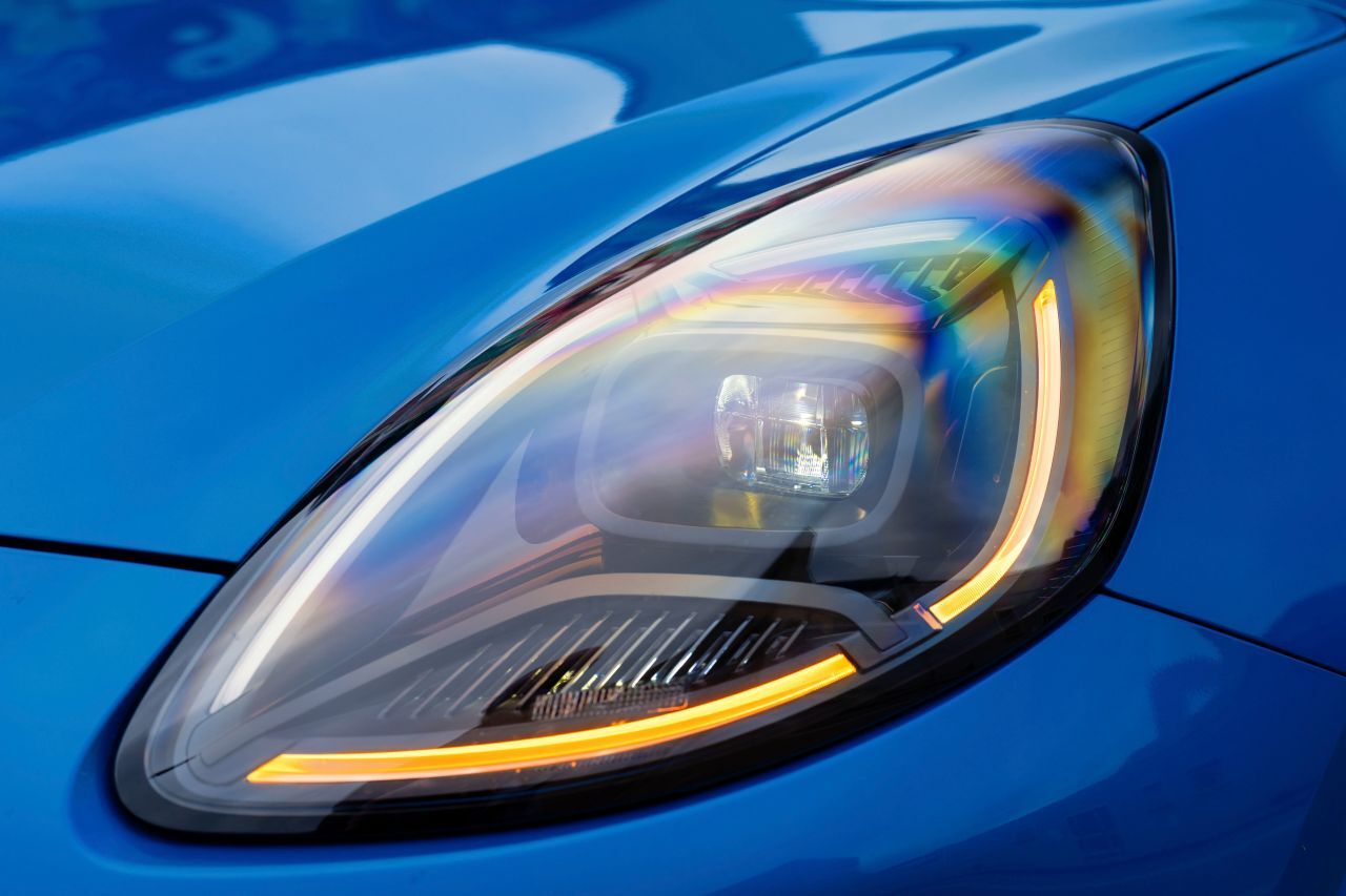 Kombiniert: LED-Tagfahrlicht und -Blinker.