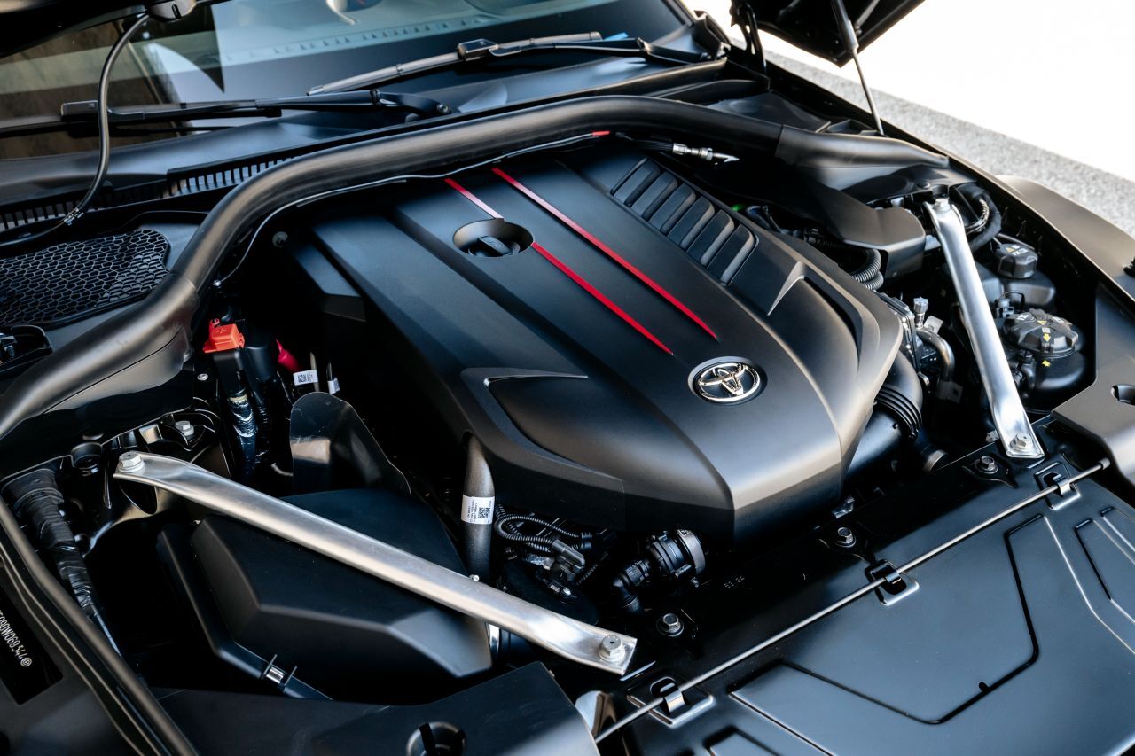 441 PS statt 340 PS im Serien-Supra. Die Domstreben sind ebenso wichtig.