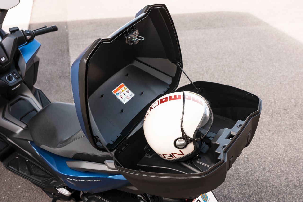 45-Liter-Topcase, optional auch mit Innentaschen.
