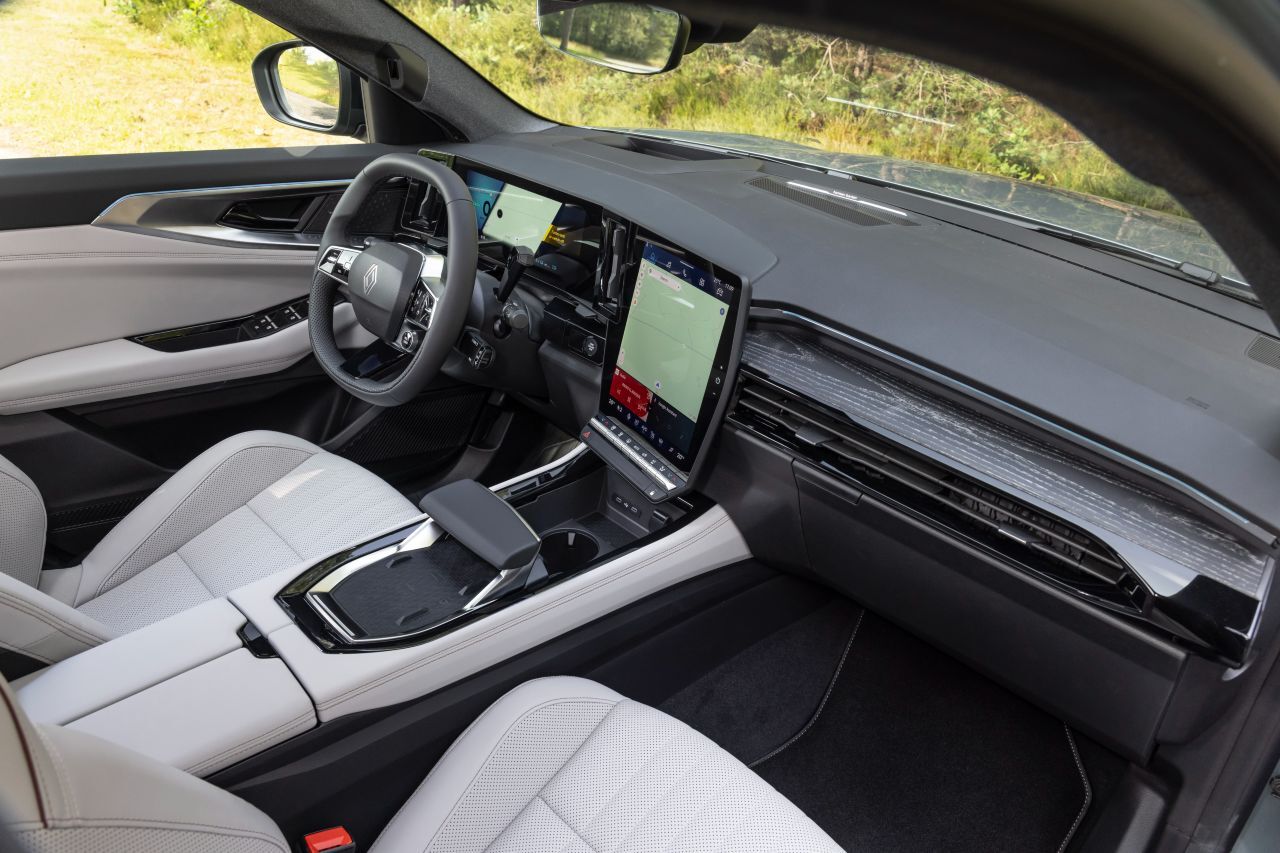 Über eine automatische Fahrer-Gesichtserkennung werden auf Wunsch die für die Person gespeicherten Konfigurationen vorgenommen.