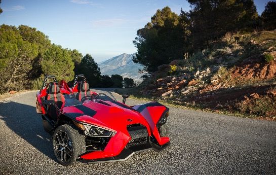 Braucht man einen dreibeinigen Roadster? Und wer zur Hölle ist eigentlich Polaris? Wir haben die Antworten. - Sind drei doch besser als vier?