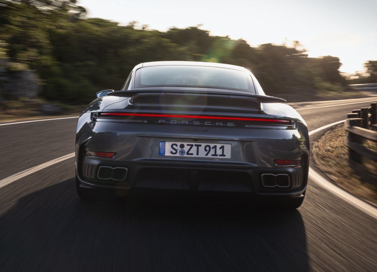 Porsche 911 Turbo S der Baureihe 992.2: 711 PS, 0-100 km/h in 2,5 Sekunden. Der stärkste Serien-Elfer bisher.
