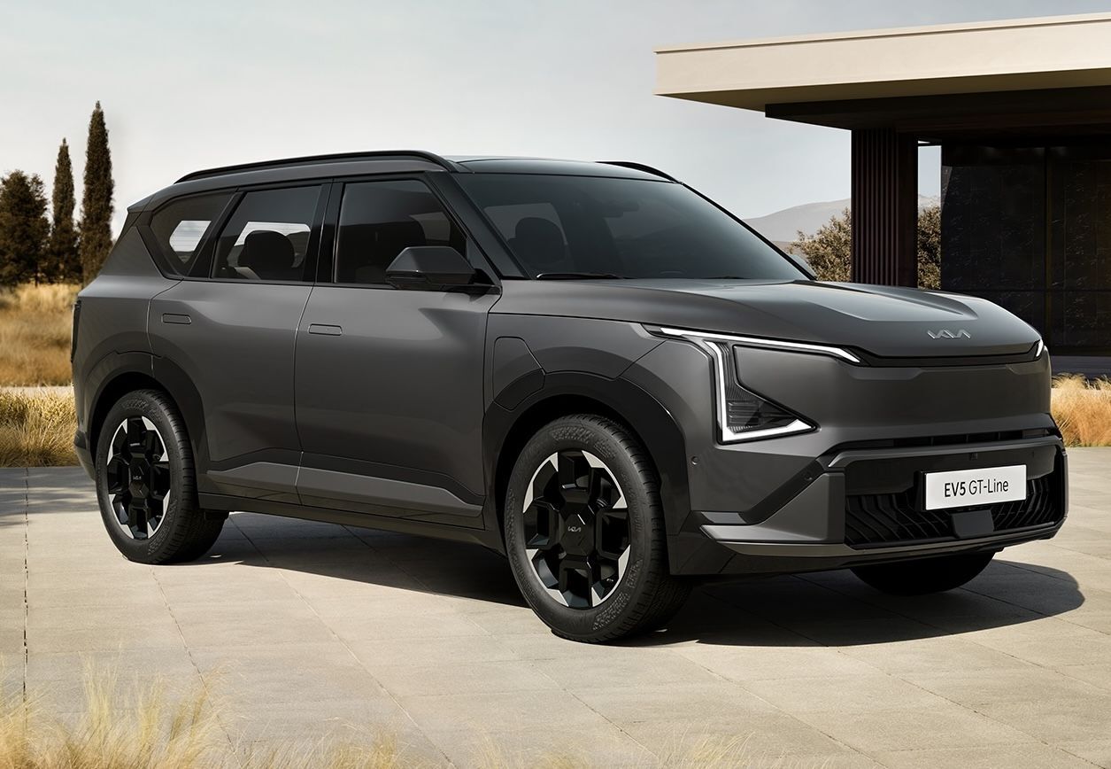 Kia EV5: Quasi der elektrische Sportage, das 4,60 Meter lange SUV kommt Anfang 2026 mit bis zu 313 PS und 530 Kilometern Reichweite sowie Preisen ab rund 40.000 Euro.