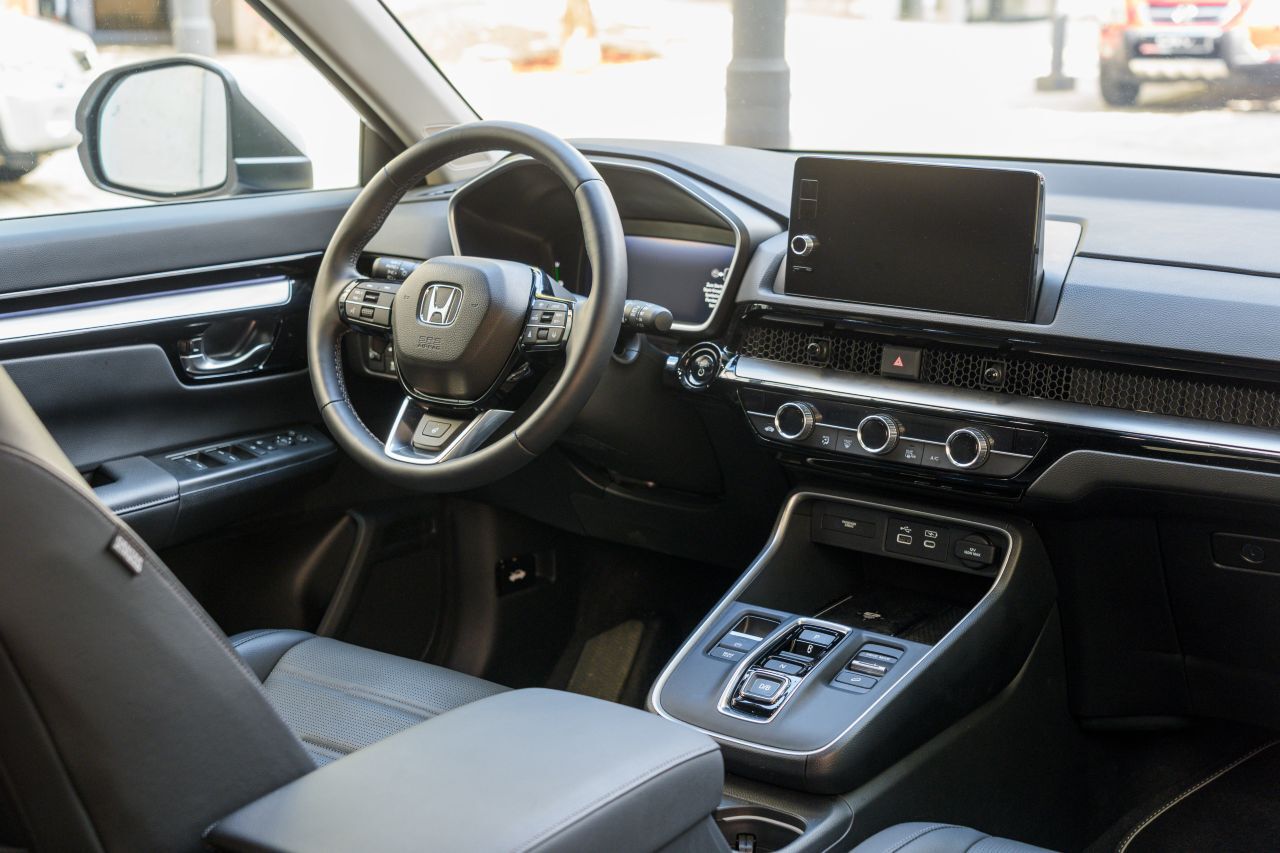 Die neueste Generation kommt serienmäßig mit dem Honda Sensing 360 Paket, eine umfangreiche Schar an Sensoren und Sicherheitstechnik.
