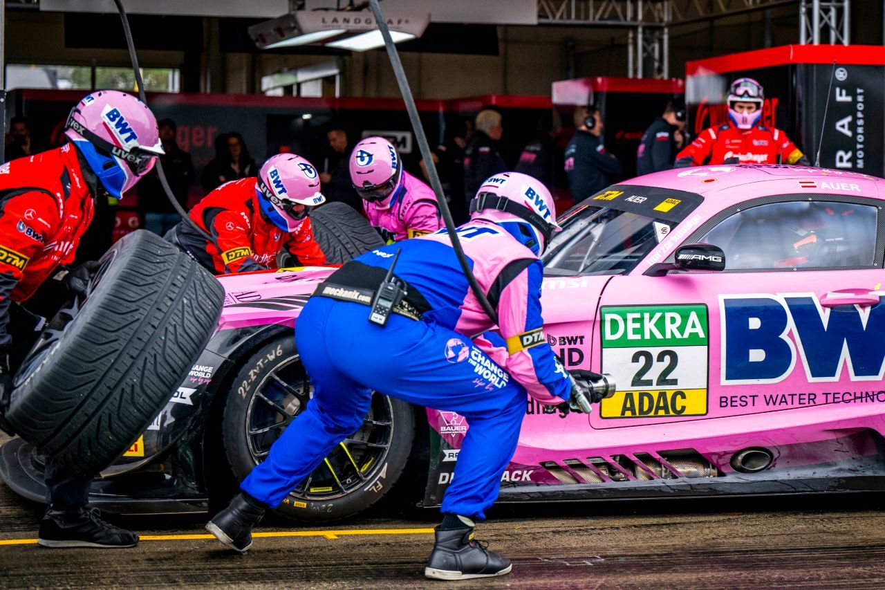 Boxen-Arbeit bei Lucas Auer. Mercedes tut sich am Red Bull Ring traditionell schwer.