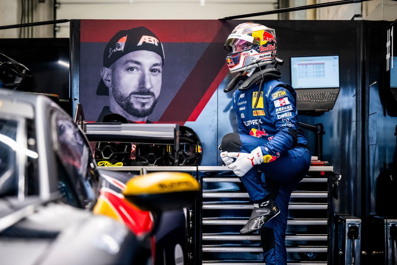 Mirko Bortolotti – auf einem Bild mit und ohne Helm.